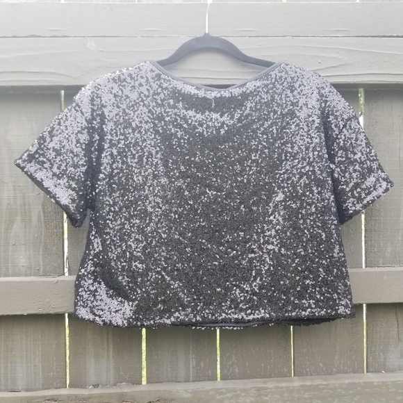 Victoria Sport Sequin Cropped Blouse/Top Size - Picture 4 of 11